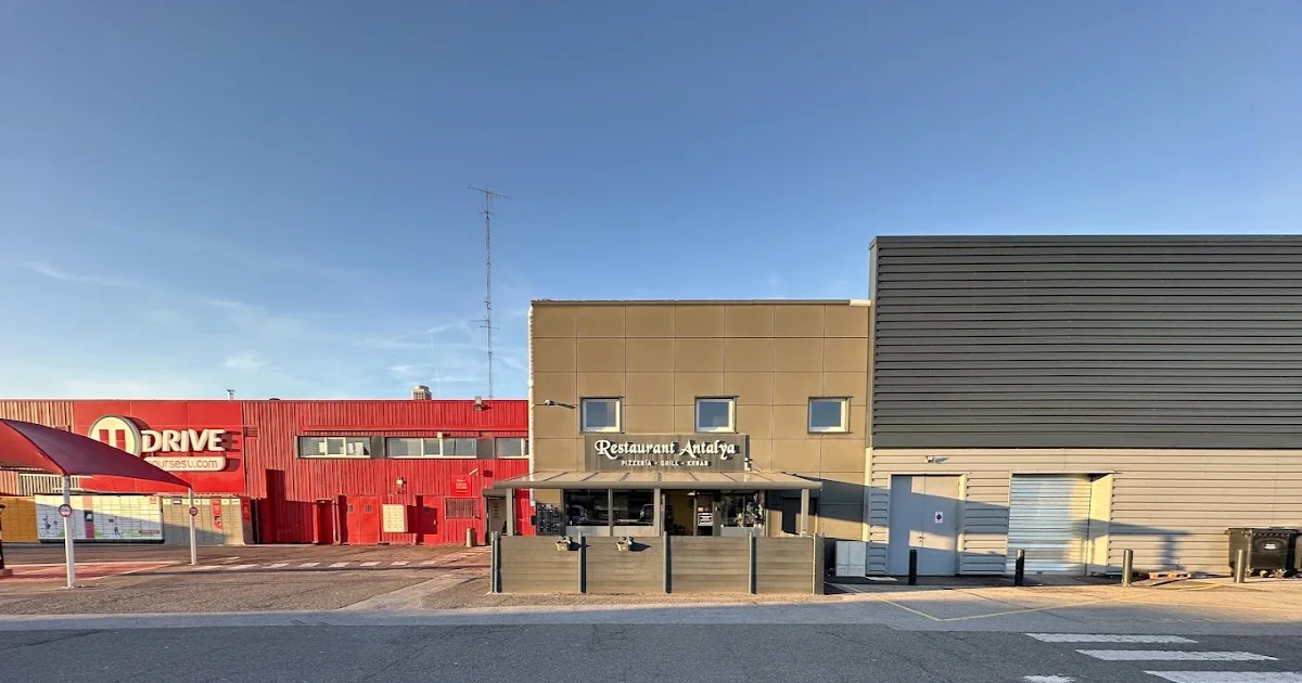 Façade extérieure avec terrasse